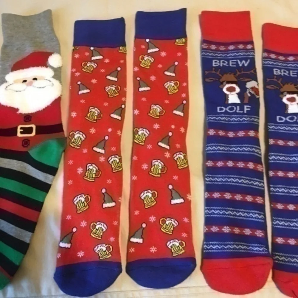 3 pairs of women’s Christmas socks